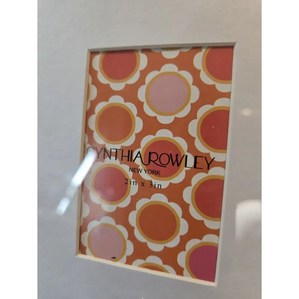 Cynthia Rowley Lime Green Picture Frame Featurine 9 2x3 Cutouts